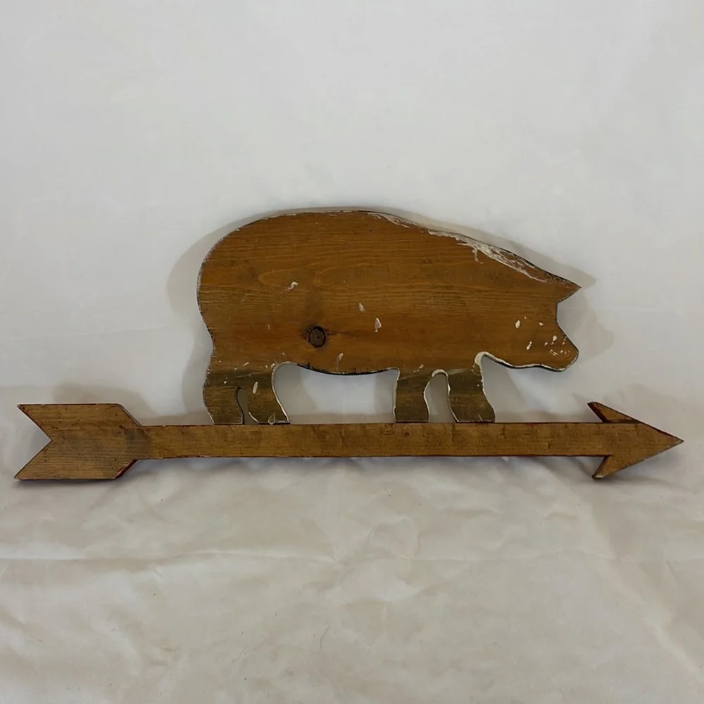 Farmhouse Style Wood Handpainted Pig and Arrow Farmhouse Decor - Picture 4 of 5